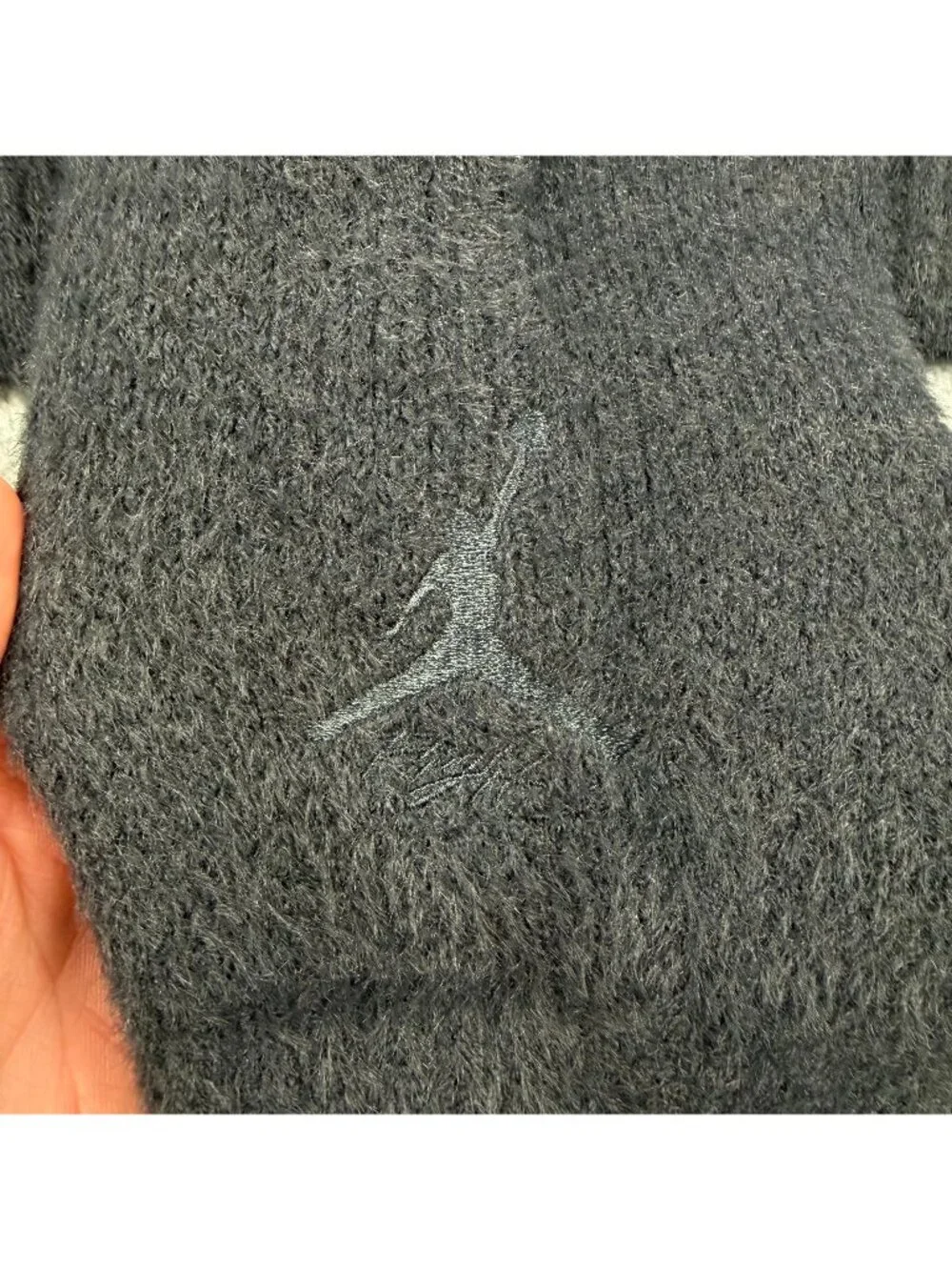 Air Jordan Sweater Men Medium M Black Flight Heritage Crop Knit Fuzzy Sweatshirt